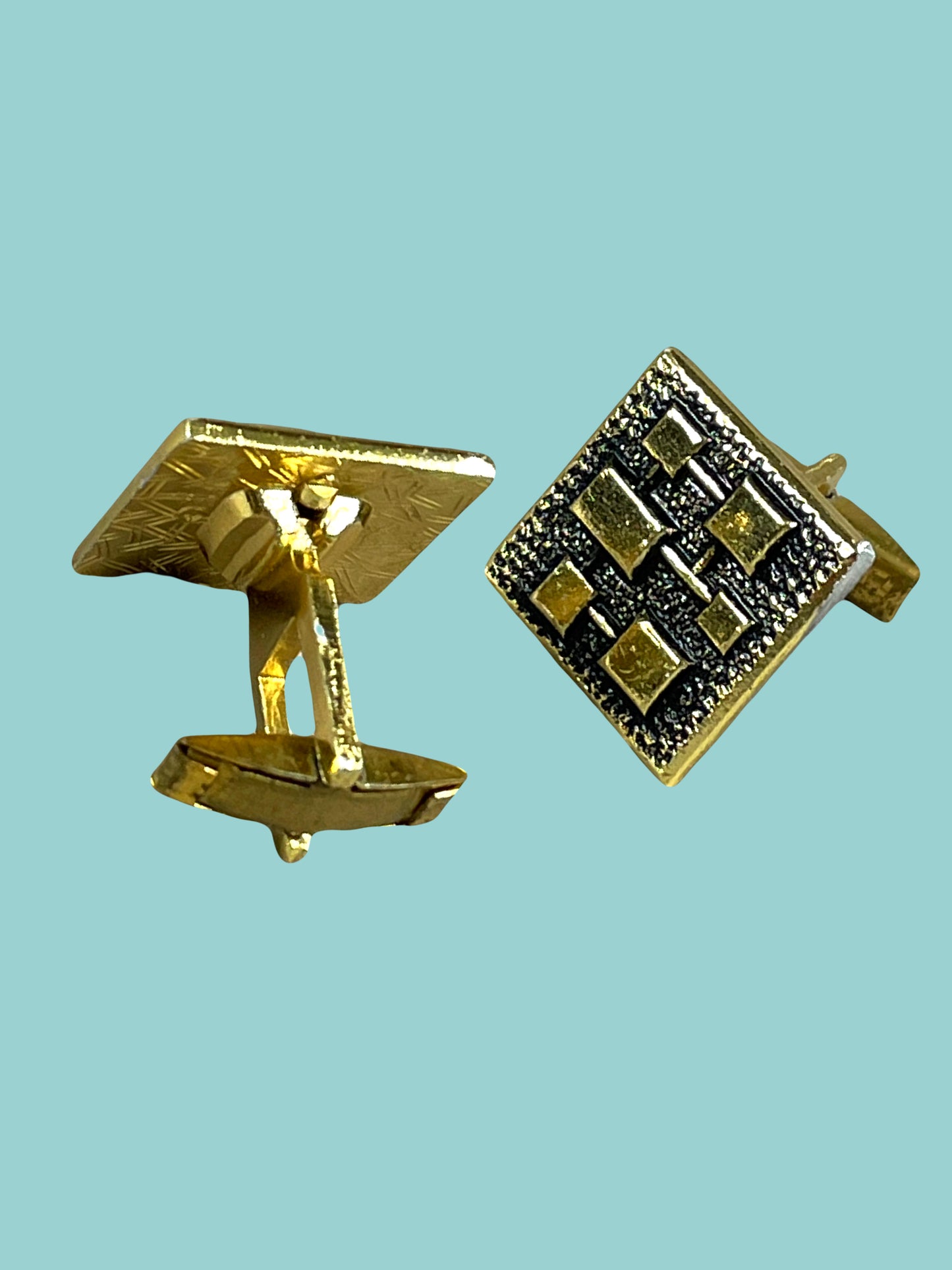 Geometric square golden metal cufflink