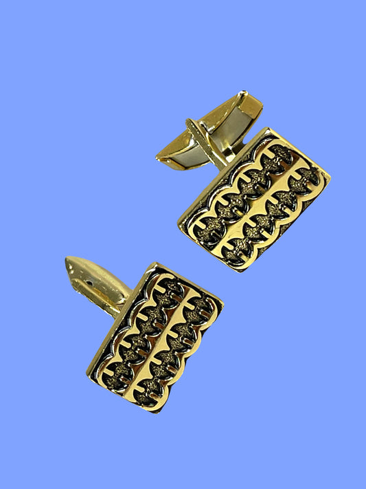 "Stylized chain" rectangular golden metal cufflink