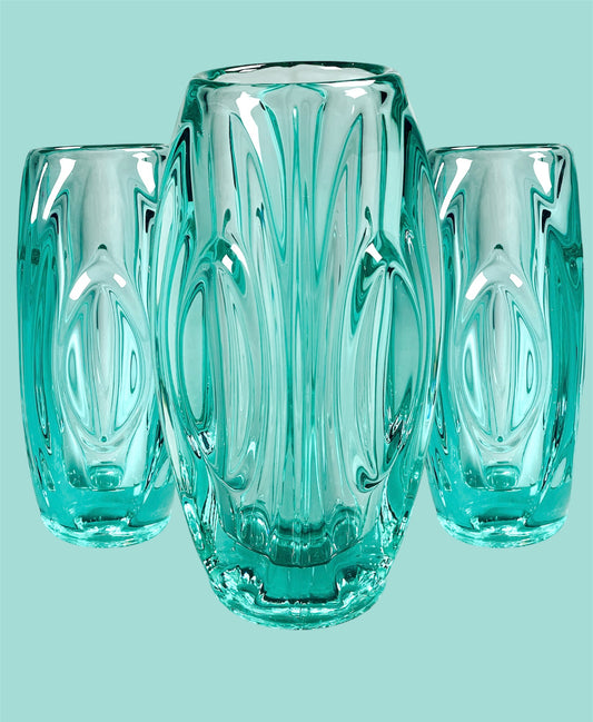 Airy "Lens" pressed glass vase in refreshing turquoise