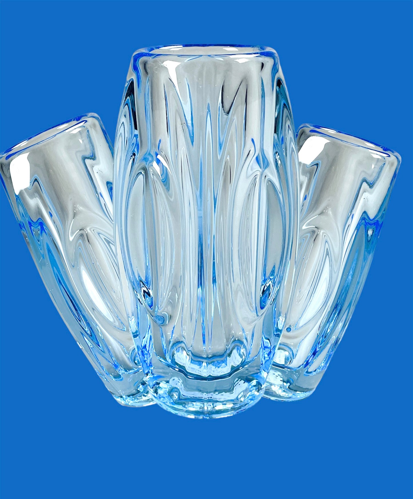 Enchanting "Lens" pressed glass vase in light blue