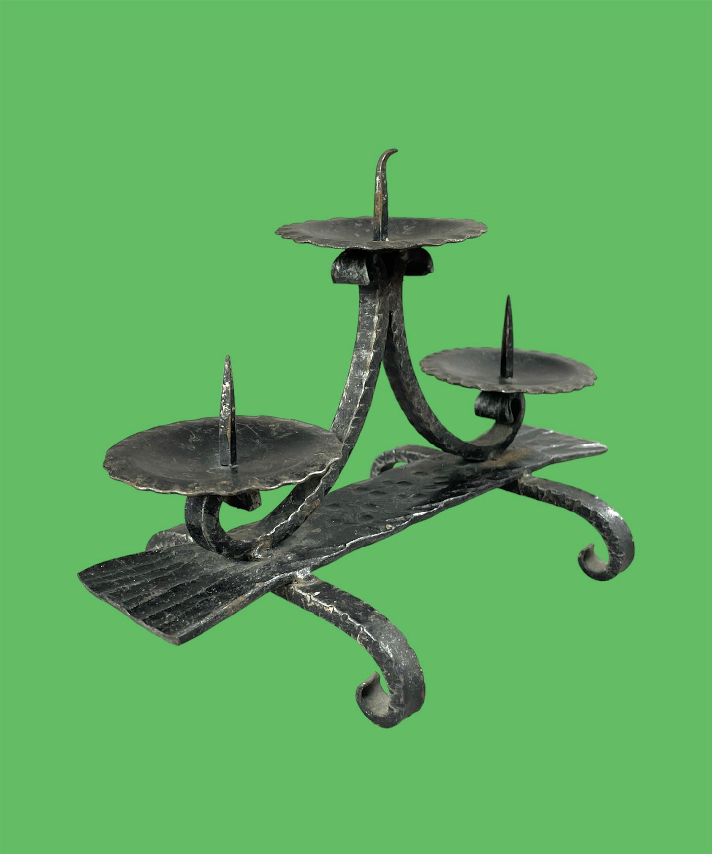 Curvilineal Triple Candleholder